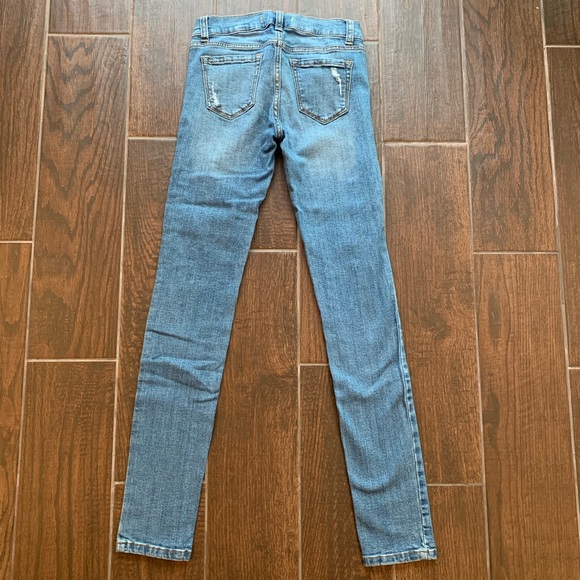 Eunina Maxwell Low Rise Skinny Distressed 29.5” - Picture 4 of 7